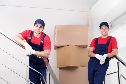 Organized storage unit in Hanwell for long-term and short-term use